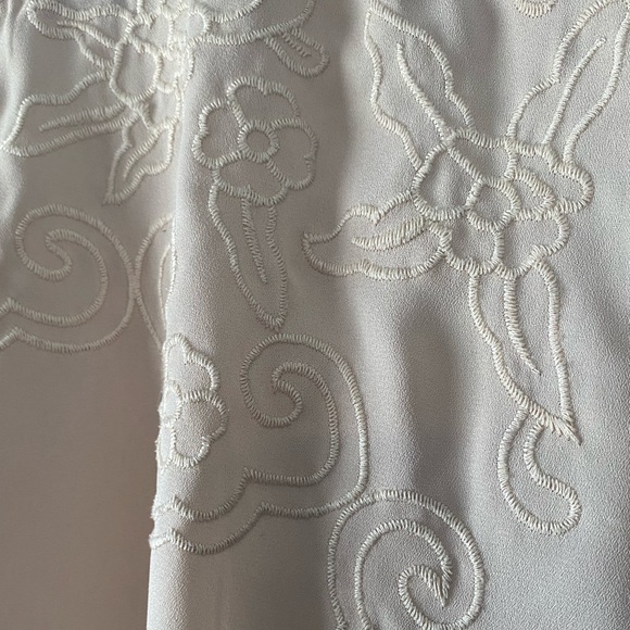 Light beige tank top with embroidery, medium - Picture 3 of 3